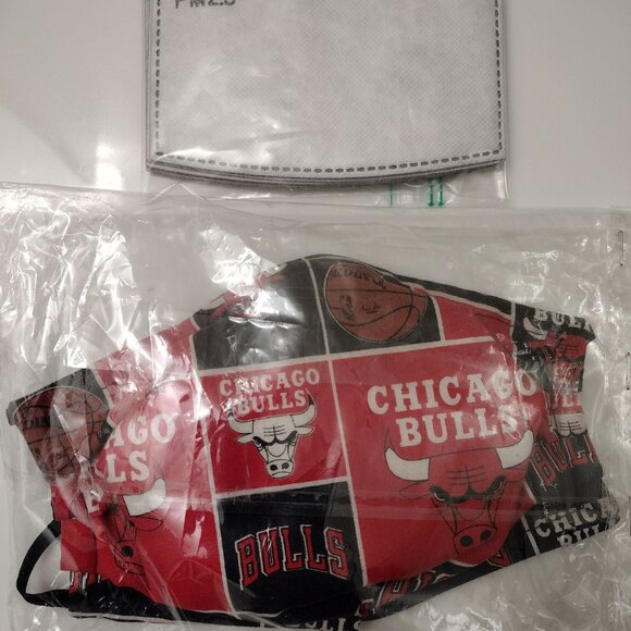 Chicago Bulls Face Covering - Picture 1 of 2